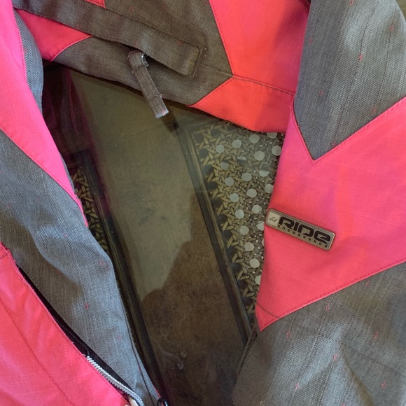 XS Ride hooded snowboarding jacket - Picture 2 of 5